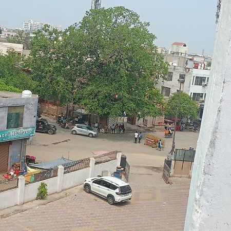 New Gayatri Palace Near Prem Mandir Vrindāvan Dış mekan fotoğraf