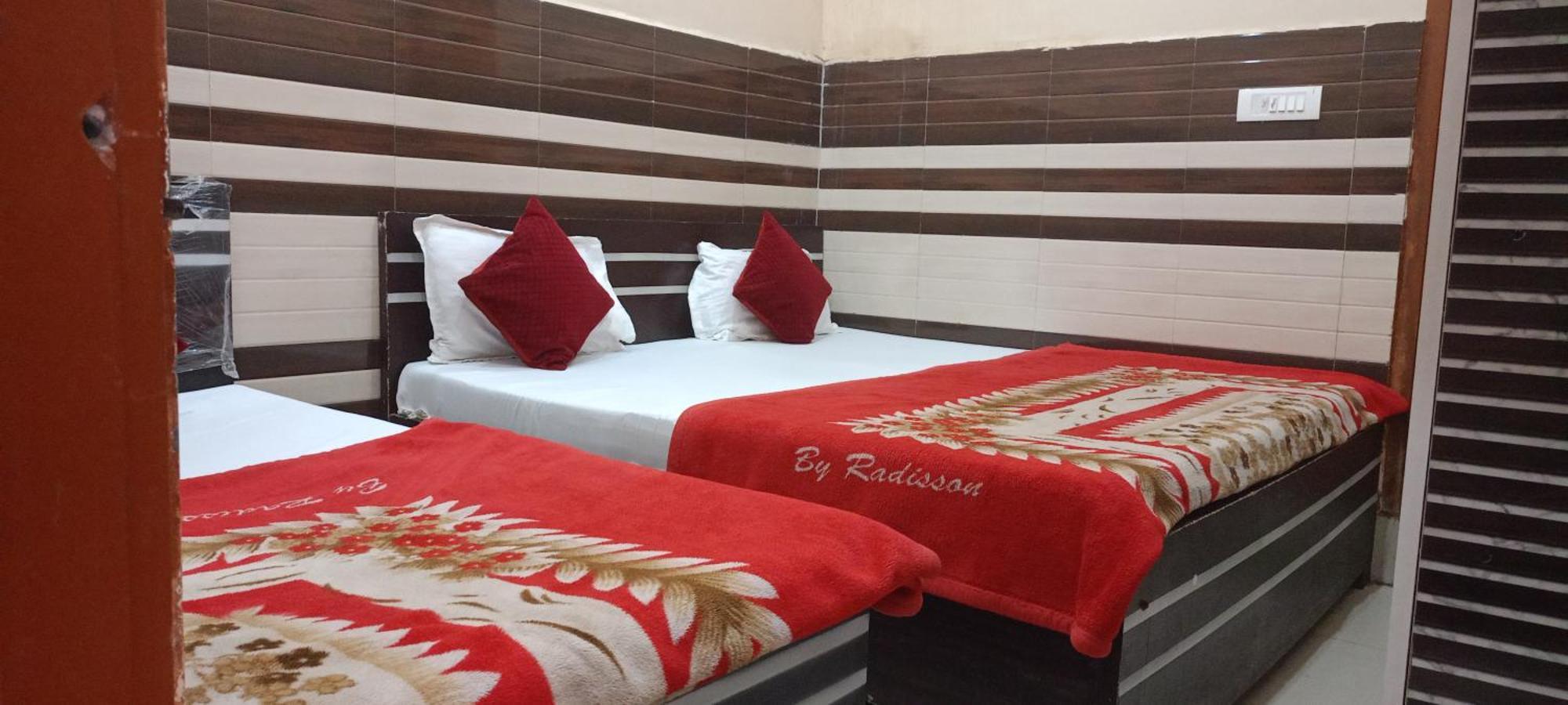 New Gayatri Palace Near Prem Mandir Vrindāvan Dış mekan fotoğraf